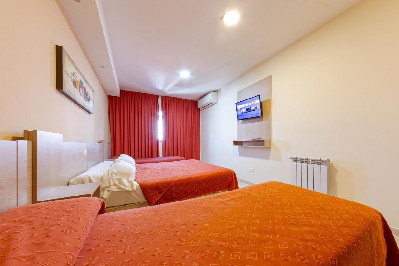 Hotel El Condado Villa Carlos Paz Buitenkant foto